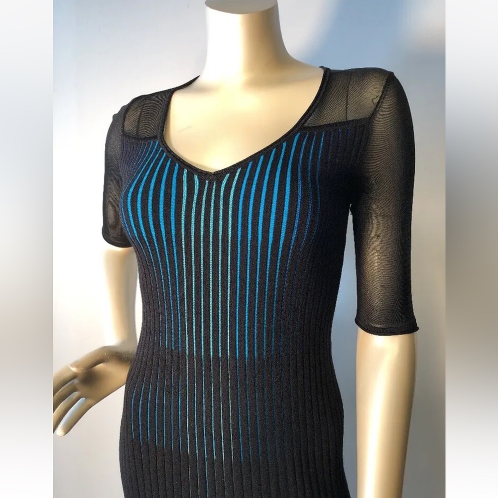 Tahari Lara ribbed lightweight sweater dress - Med - Picture 2 of 4